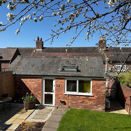 Cherry Cottage Retro Stay, Stourport-On-Severn Ngoại thất bức ảnh